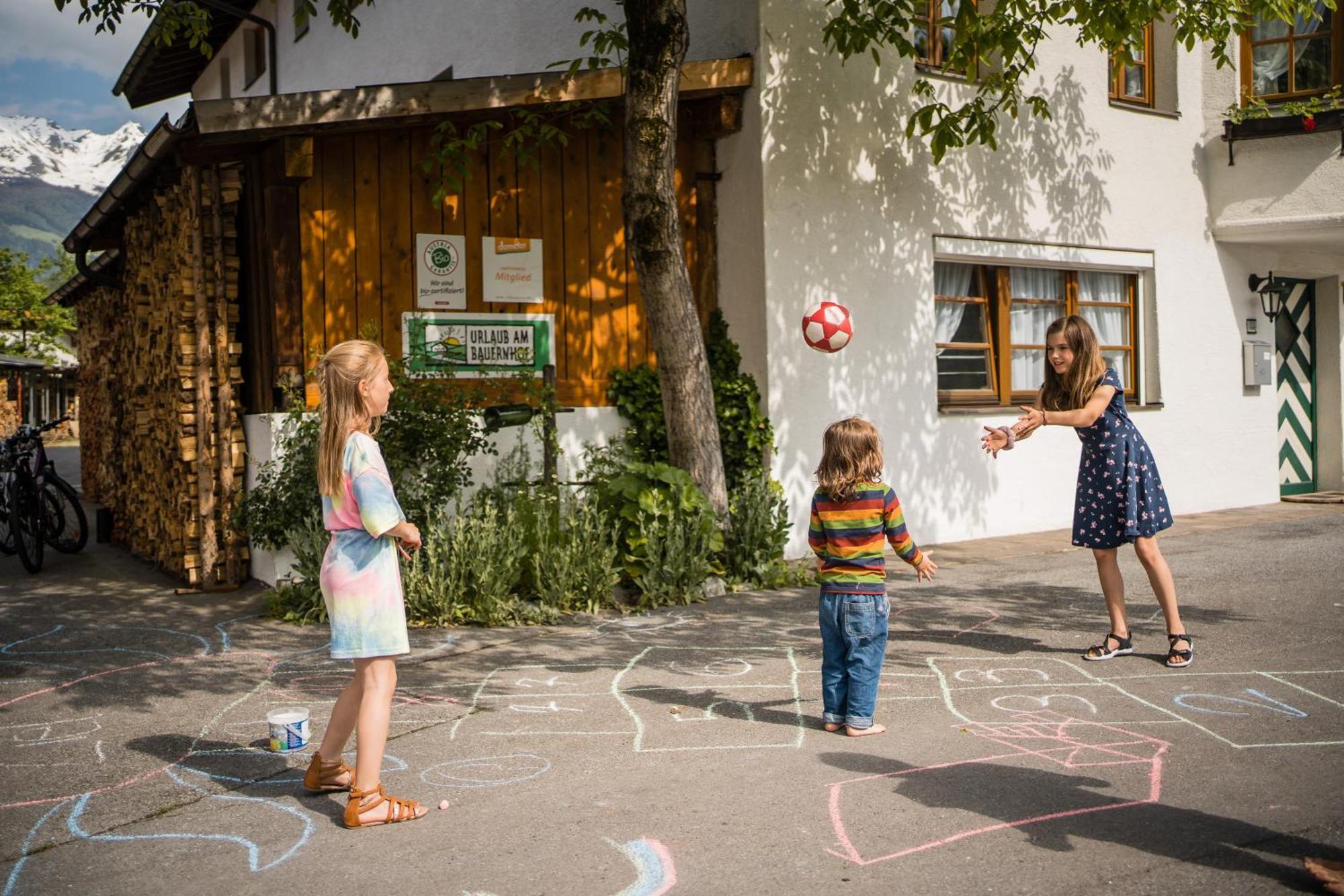 Der Ballhaushof Prutz Ngoại thất bức ảnh